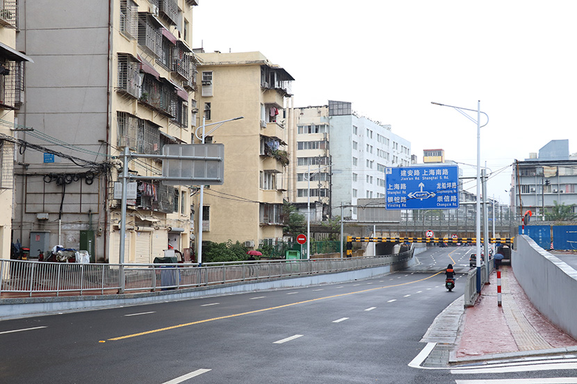 建安路下穿立交順利建成通車(chē)